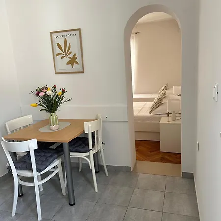 Apartments Olga 1 Makarska Exterior photo