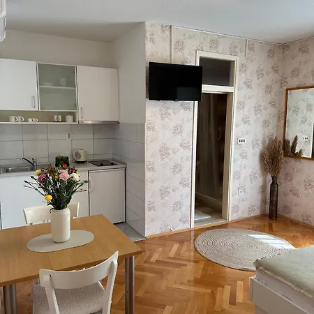 Apartments Olga 1 Makarska Exterior photo