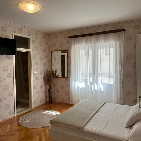 Apartments Olga 1 Makarska Exterior photo